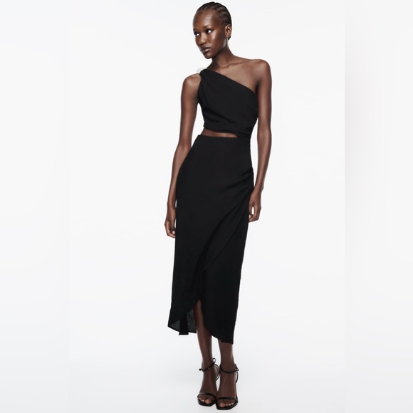 ZARA NWT Women’s Black Asymmetric MIDI Cut Out Dress Gold Applique Size Small - Picture 1 of 9